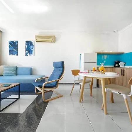 Ld Un Con Vistas A Jardin, Piscina, Cerca De La Playa