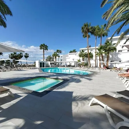 Apartament Ld Un Con Vistas A Jardin, Piscina, Cerca De La Playa Puerto del Carmen (Lanzarote)